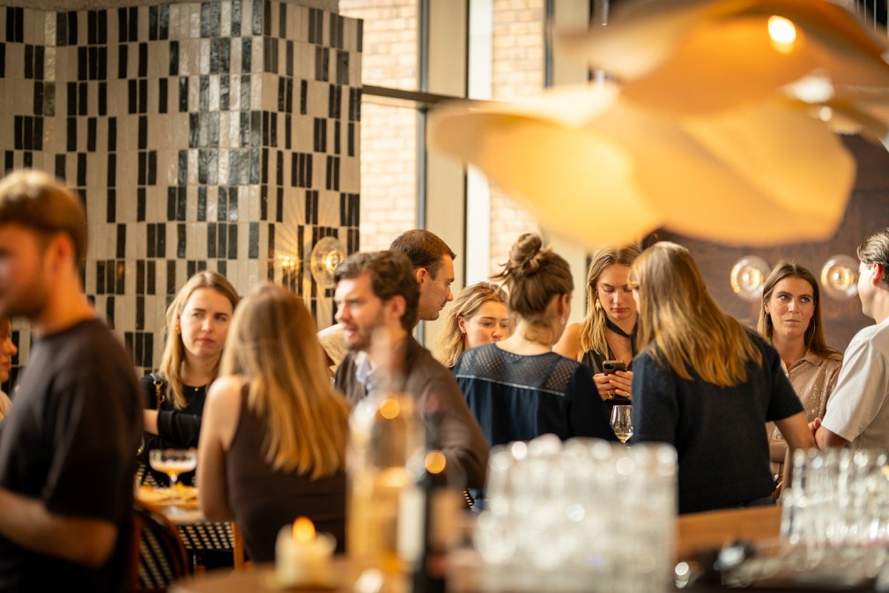 Gezellige borrel bij Lola's
